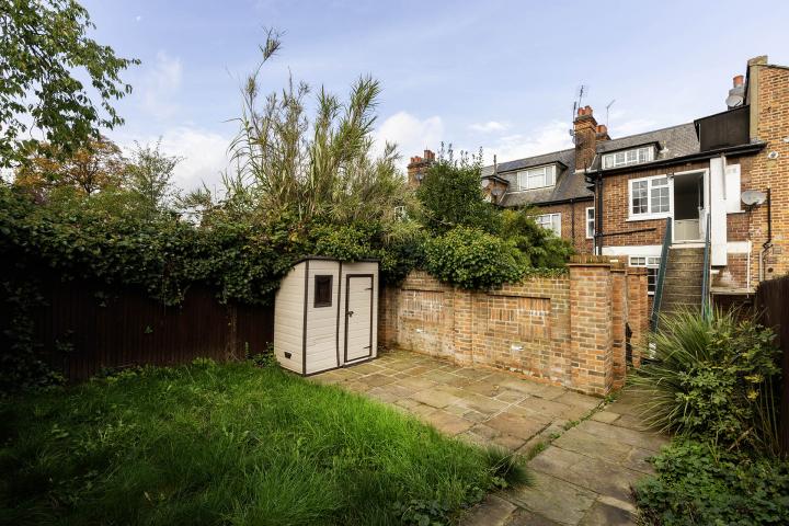 			1 Bedroom, 1 bath, 1 reception Flat			 Stanley Gardens, Willesden Green